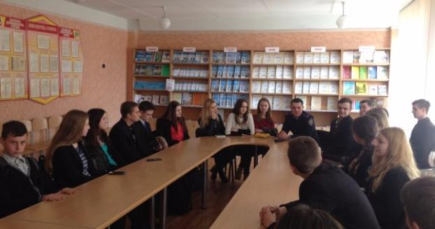 В Димитрове со школьниками провели беседу об уголовной ответственности