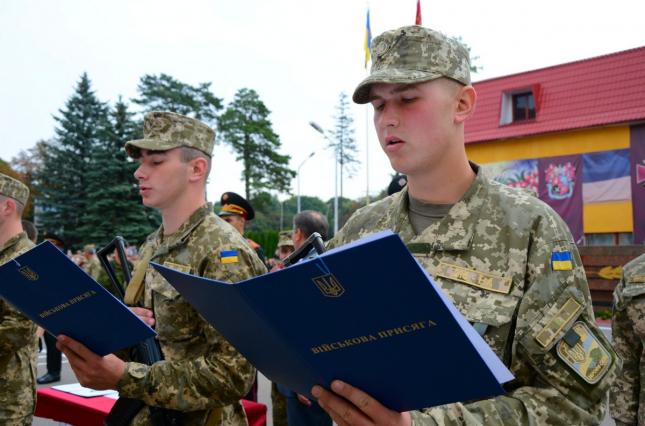 Весной 2020 на военную службу призовут 16 тысяч украинцев