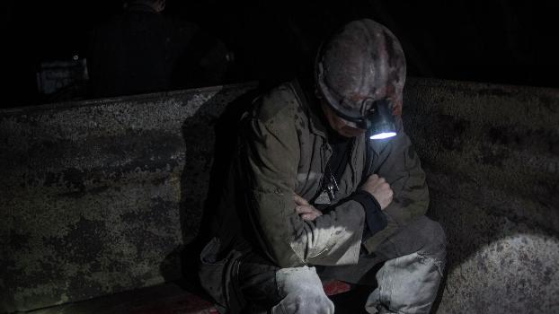 Более 70 шахтеров оказались в ловушке из-за обстрелов Донецкой области