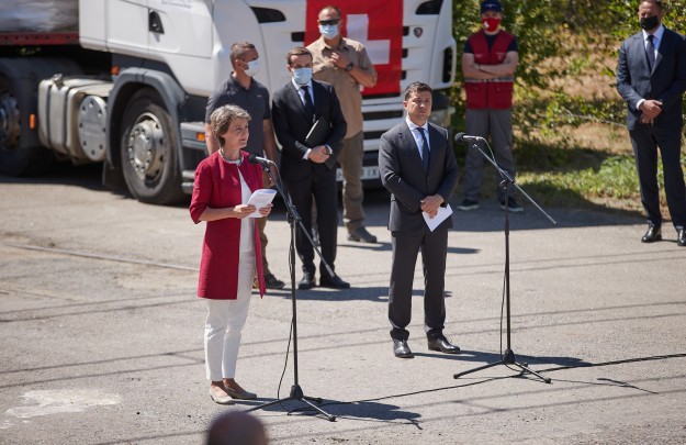 Президенты Украины и Швейцарии начали рабочую поездку в Донецкую и Луганскую области