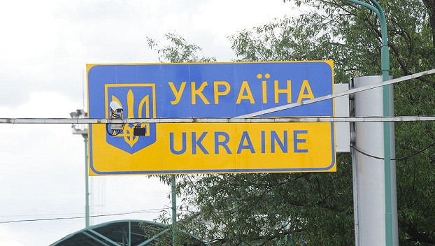 Количество украинцев, уезжающих за границу, резко увеличилось