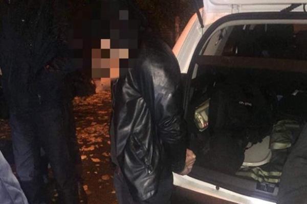 В Киеве за сбыт наркотиков задержали экс-сотрудника прокуратуры