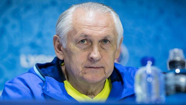 Официально: Тренер сборной Украины подал в отставку