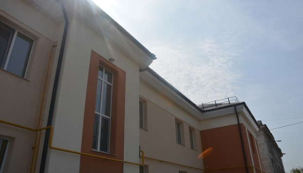 В Мариуполе завершили строительство дома для 20 семей переселенцев