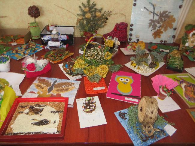 Школы Красноармейска отметили День учителя.