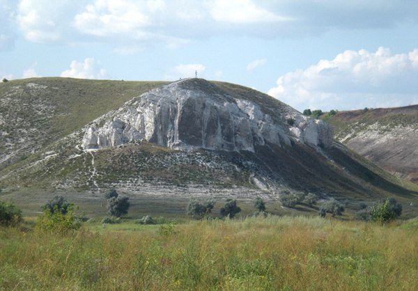 Памятники природы: Скалообразное обнажение мела близ Белокузьминовки
