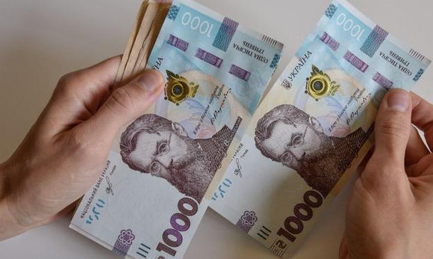 Зарплатня українців не встигає за інфляцією