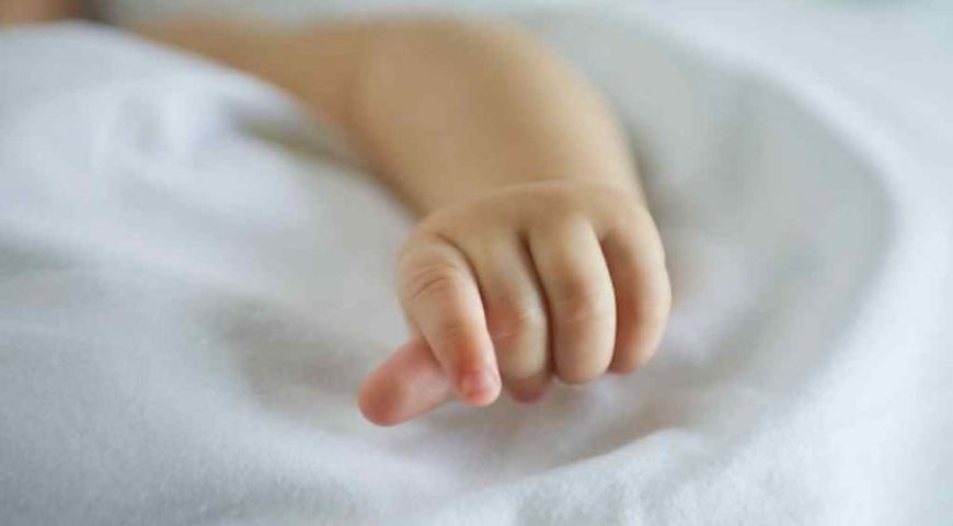 В Лимане травмировался младенец: мать говорит, что выпал из люльки