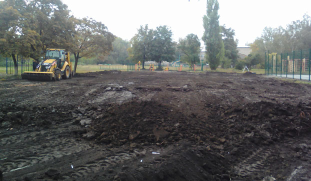Для опорной школы Доброполья строят вторую спортивную площадку