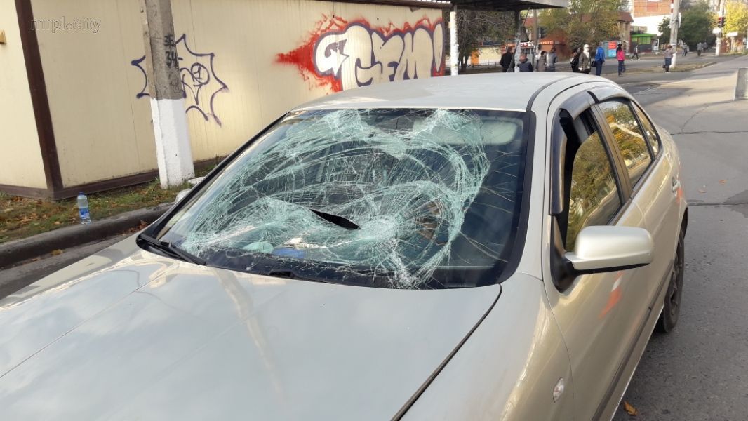 Пьяный житель Мариуполя «кидался» на машины