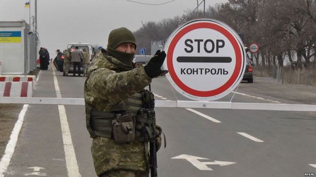 На КПВВ в Донецкой области сегодня, 24 февраля, огромные очереди на Гнутово