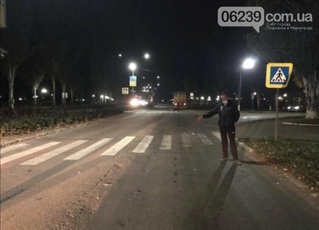 На пешеходном переходе в Покровске грузовик сбил 23-летнюю девушку