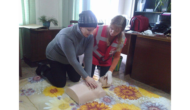 Сотрудники Мирноградской обогатительной фабрики учились оказывать первую помощь