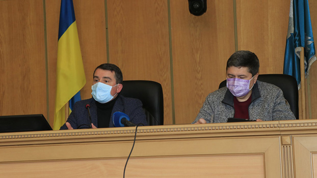Голова Славянска провел пресс-конференцию по коронавирусу и карантину
