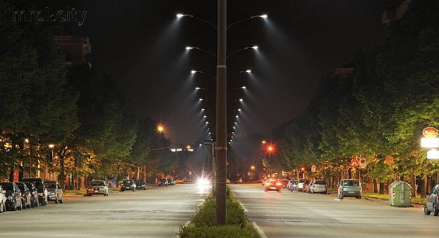 В Мариуполе начали экономить на уличном освещении