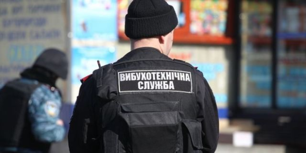 В центре Одессы из-за сообщения о минировании эвакуируют людей из двух ТЦ