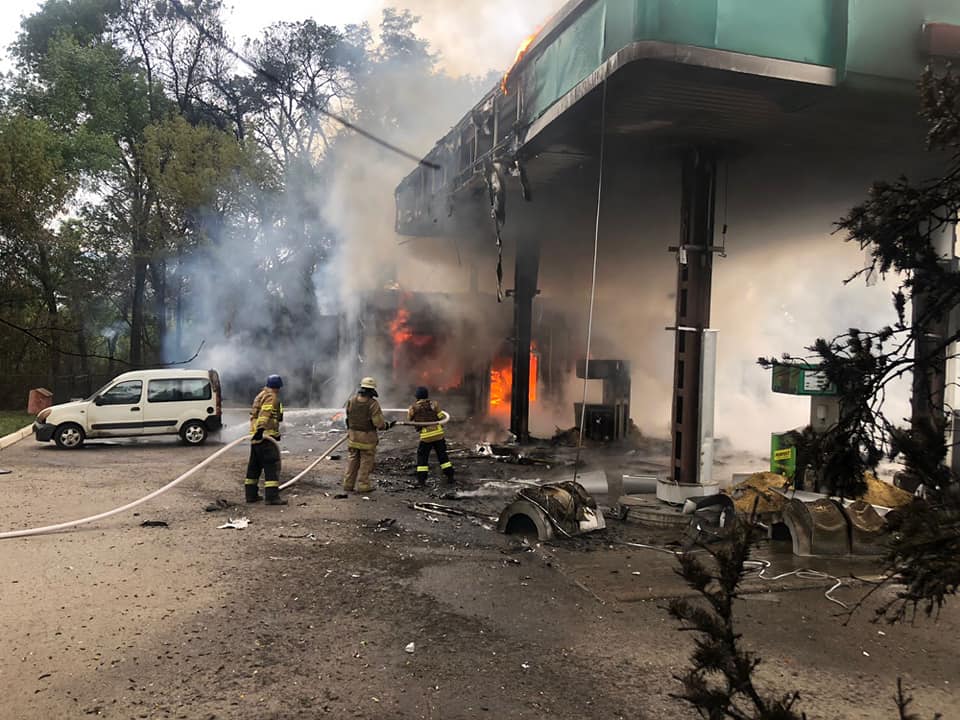 Спасатели рассказали о пожаре на АЗС в Константиновке. Фото