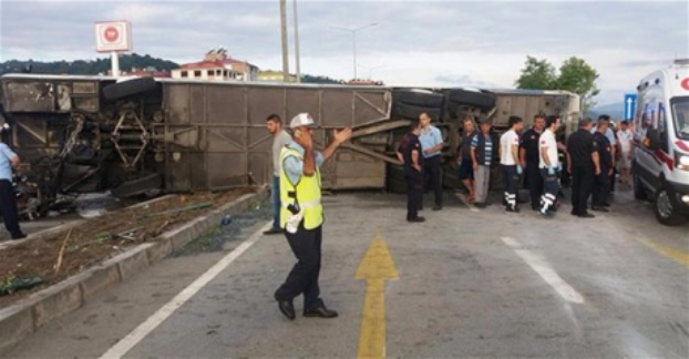В Турции перевернулся автобус с детьми: 36 человек травмированы