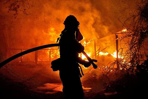 За прошедшие сутки в Украине на пожарах в жилом секторе погибло 12 человек