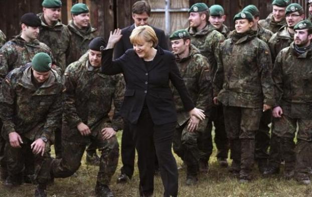 Германия вводит новую военную форму для беременных