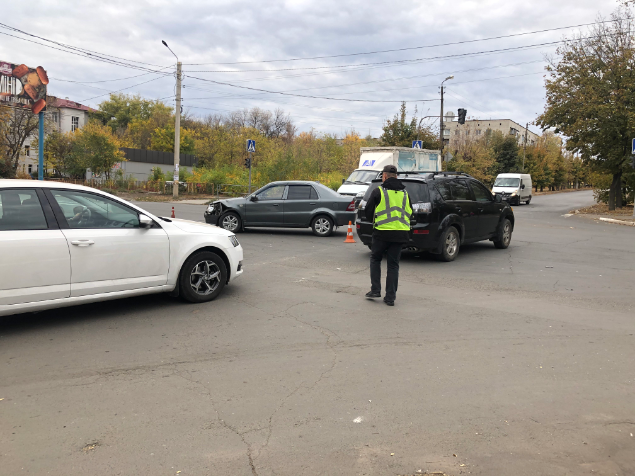 ДТП в Константиновке: На перекрестке Ломоносова и Европейская столкнулись легковые автомобили