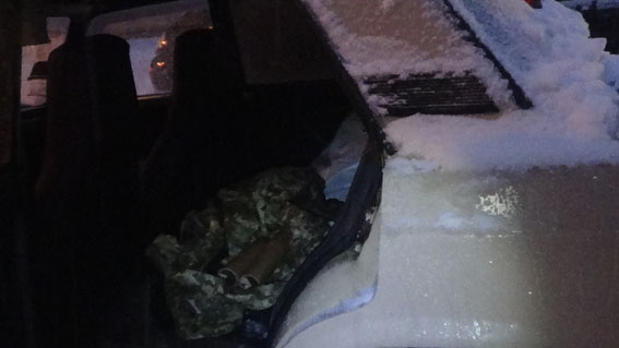 В Артемовске у водителя из Киевской области обнаружили две дымовых шашки