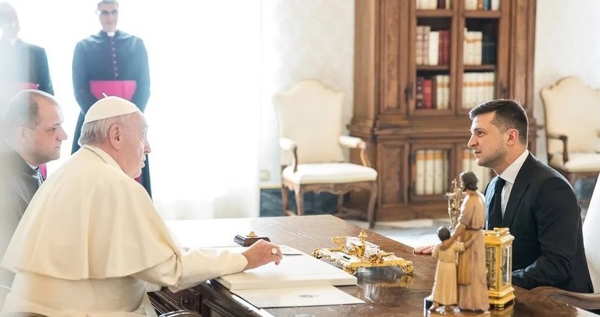 Визит в Ватикан: Зеленский просит Папу Римского Франциска помочь с освобождением украинцев в РФ