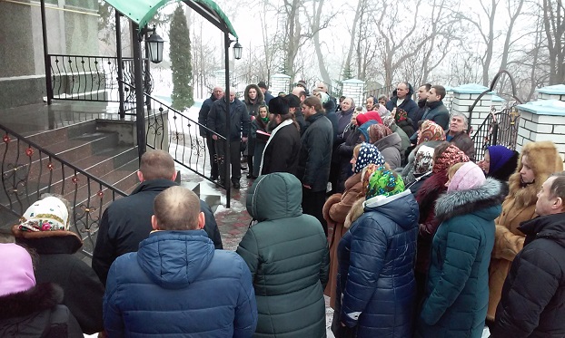 В Тернопольской области радикалы и полиция избили священника УПЦ