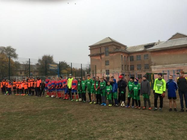  Футболисты из Курахово первенствовали на домашнем  турнире