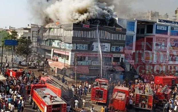 Пожар в торговом центре в Индии: 19 человек погибли