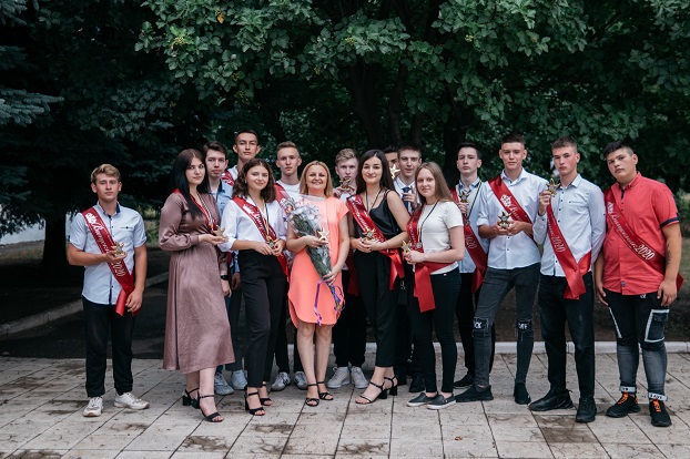 Каждый пятый выпускник Константиновского района окончил школу с медалью
