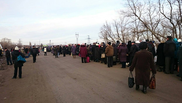 Треть переселенцев хотят вернуться на мирный Донбасс