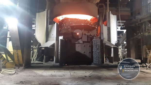 Взрыв неизвестного предмета привел к ампутации ноги рабочего на заводе в Мариуполе
