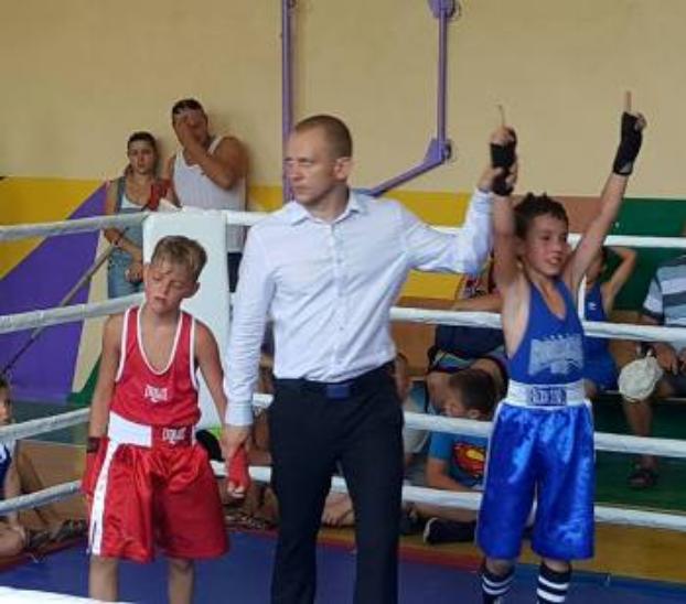 Все юные боксеры Донетчины вернулись из Бердянска с медалями