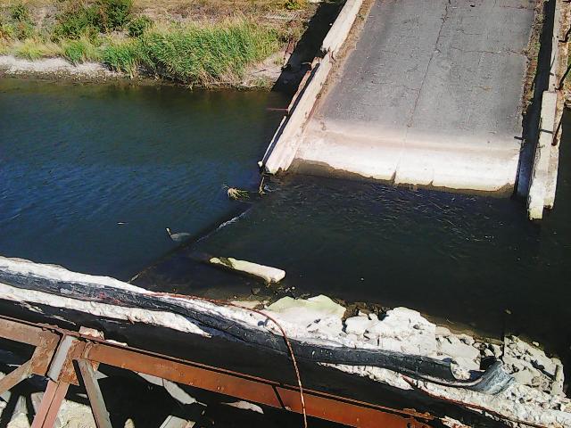 На этой неделе в Донбассе продолжили работы по демонтажу разрушенных мостов 