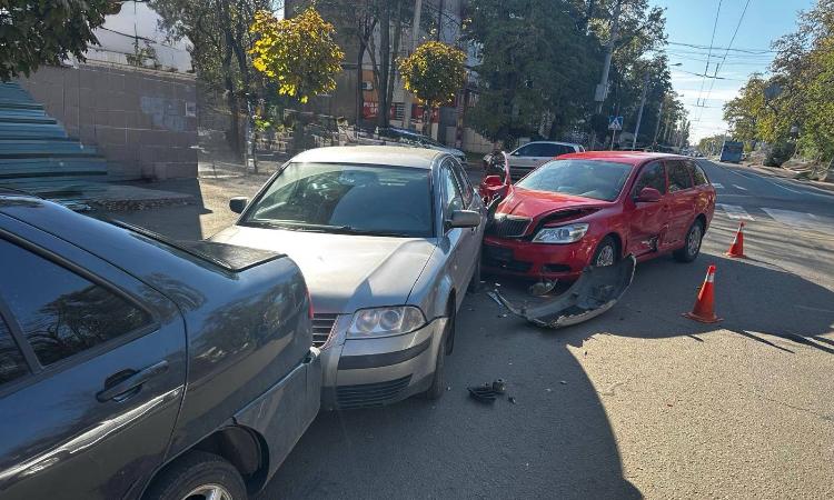 В Краматорске столкнулись пять автомобилей: Кто виноват