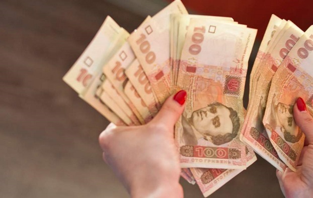 В госстате показали, сколько украинцев получают зарплату до 7 000 грн
