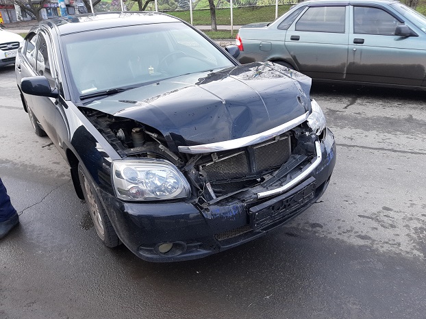 В Константиновке на проспекте Ломоносова столкнулись два автомобиля