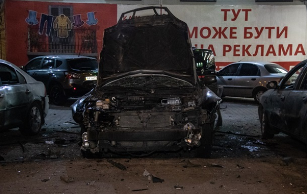 На парковке в Киеве взорвалось авто, есть раненый