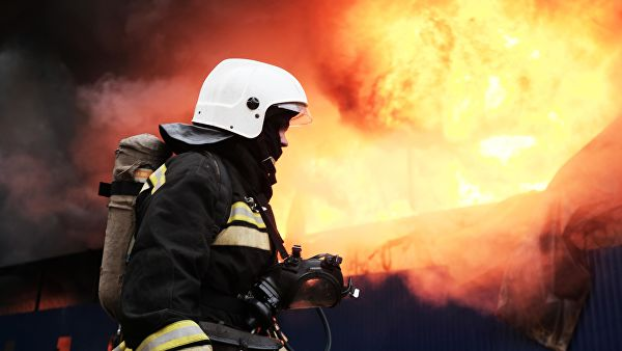 В Лисичанске горел трехэтажный жилой дом