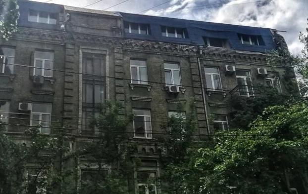 В Киеве мужчина построил на чердаке восемь квартир