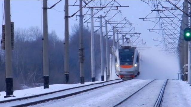 Поезд Крюковского завода «замерз» по дороге в Киев