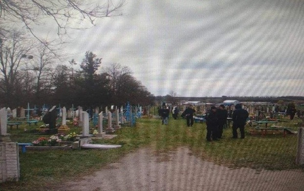 В Черкасской области двое несовершеннолетних разгромили 15 могил