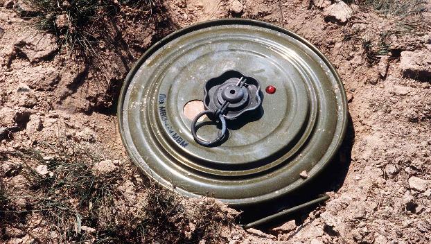 На КПВВ «Марьинка» опасайтесь противотанковых мин 