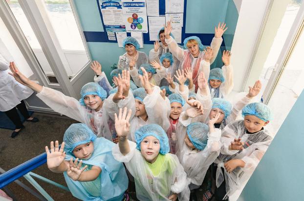 Школьники поселка Николаевка Покровского района увидели, как делаются десерты Bonjour