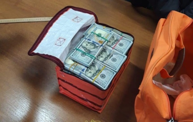 В Сумской области депутата задержали с 380 тысячами долларов