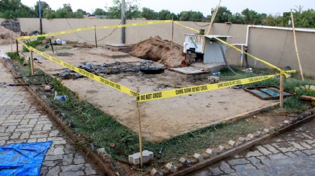 В Индии во время чистки канализации в отеле погибли 7 человек