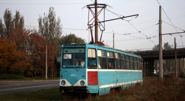 Жители поселка в Константиновке лишились городского трамвая