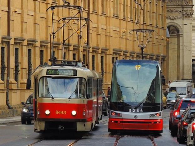 Как киевляне в общественном транспорте ездят: драка в трамвае и укрощение героев парковки