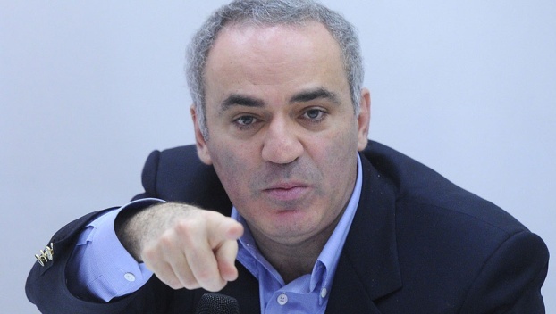 Известный шахматист Каспаров выиграл суд против России